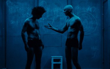 Жіңішке қызбен жыныстық қатынас