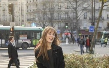 Медициналық тексеру және белбеуді ұру (BDSM) Үлкен сиськи