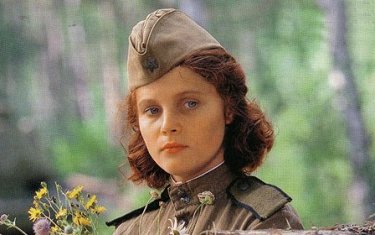 Олар қызды лесбияндық секске азғырған.