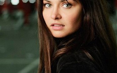 Олар оны айналып өтіп, оның ішінде аяқталды.